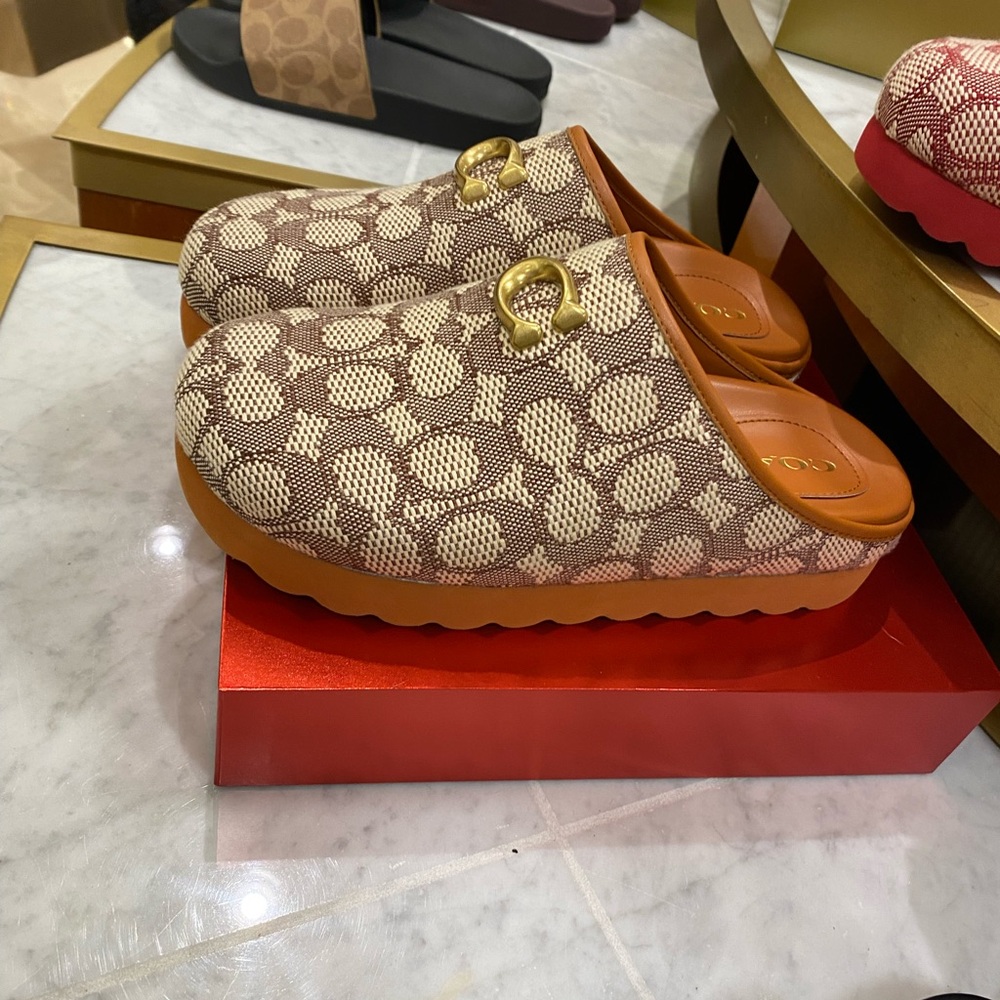 Coach Hadley Signature Logo Print Jacquard Clogs - Picture 4 of 4